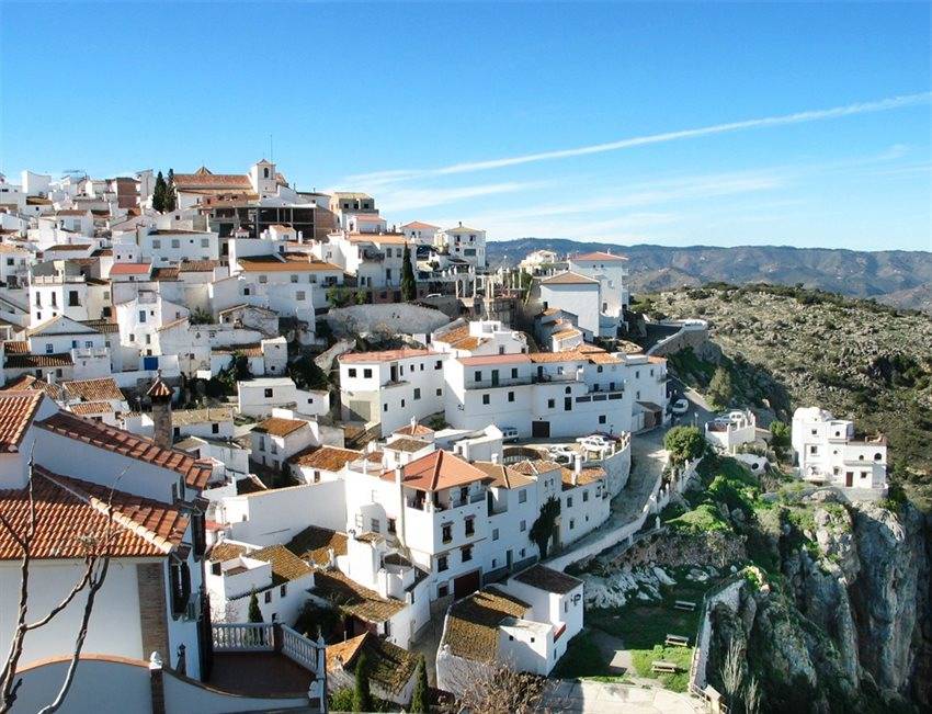 Dichtstbijzijnde dorp is Comares, welkom in het echte Andalusië
