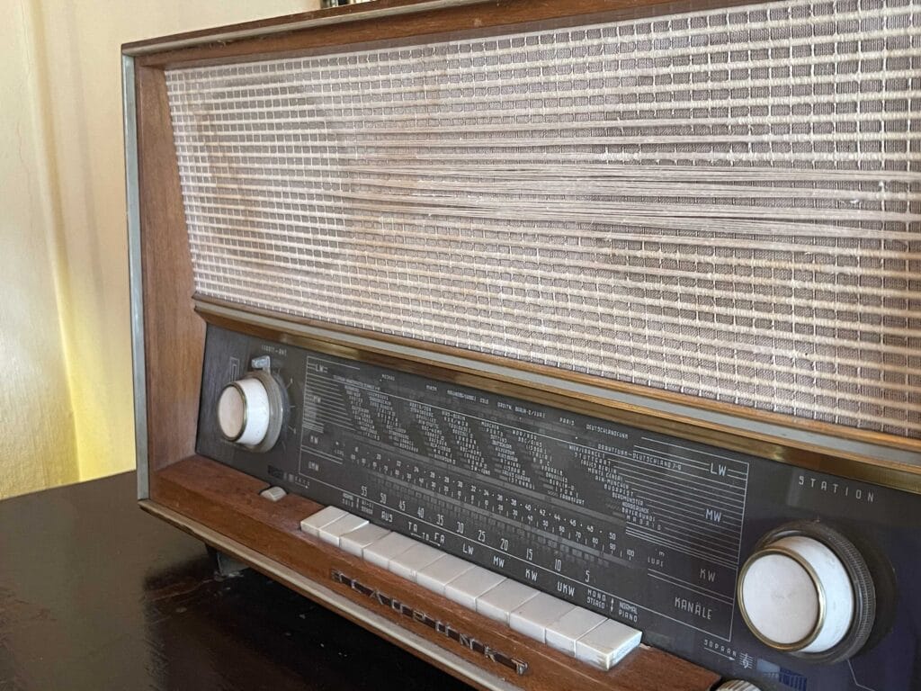 ...en een heel oude radio