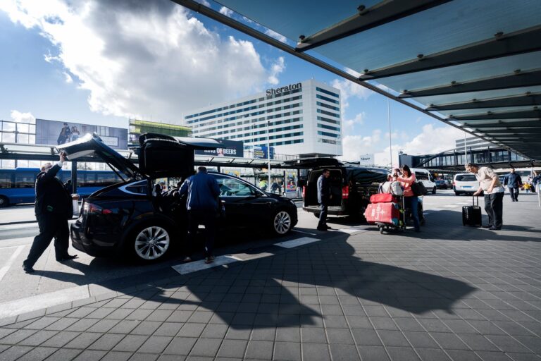 PARKEREN bij VLIEGVELDEN - La Taha