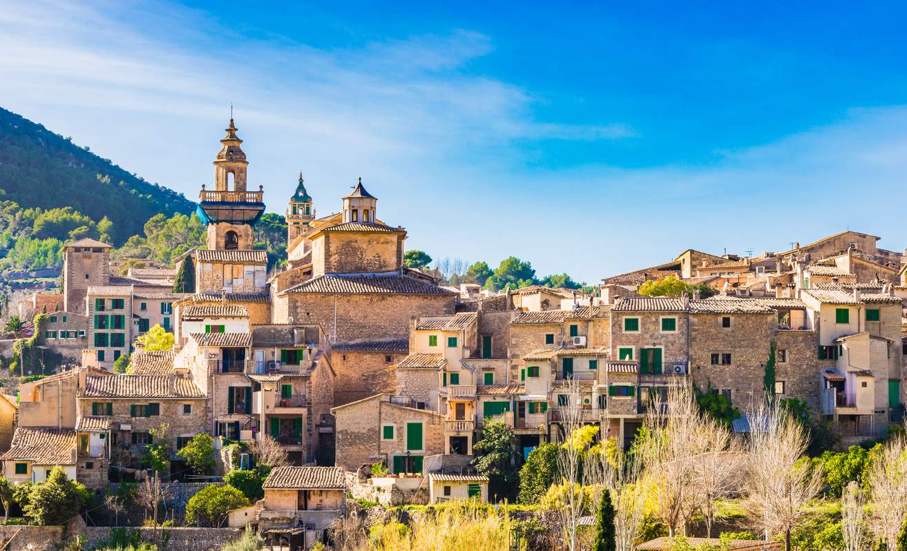 VALLDEMOSSA; the most beautiful village in MALLORCA - La Taha